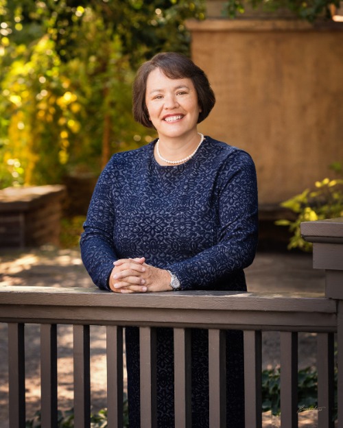 Portrait of Shelly Holt, Bank CEO/President